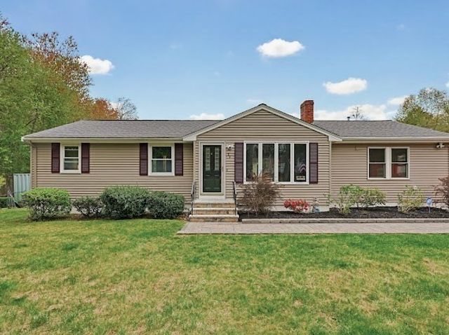 22 Kwedar Ave, Stoughton, MA 02072