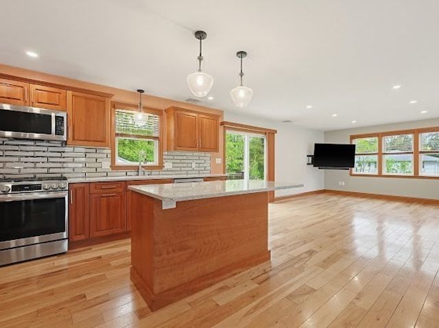 22 Kwedar Ave, Stoughton, MA 02072