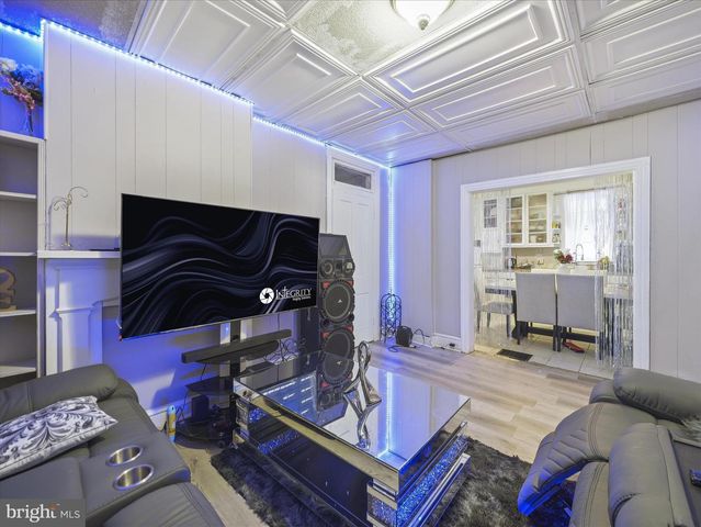 521 S 2ND ST, Chambersburg, PA 17201