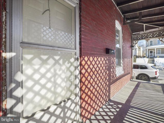 521 S 2ND ST, Chambersburg, PA 17201