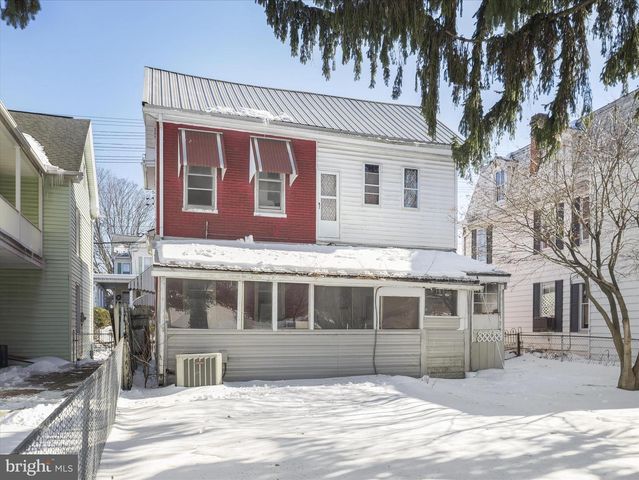 521 S 2ND ST, Chambersburg, PA 17201