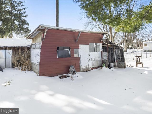 521 S 2ND ST, Chambersburg, PA 17201