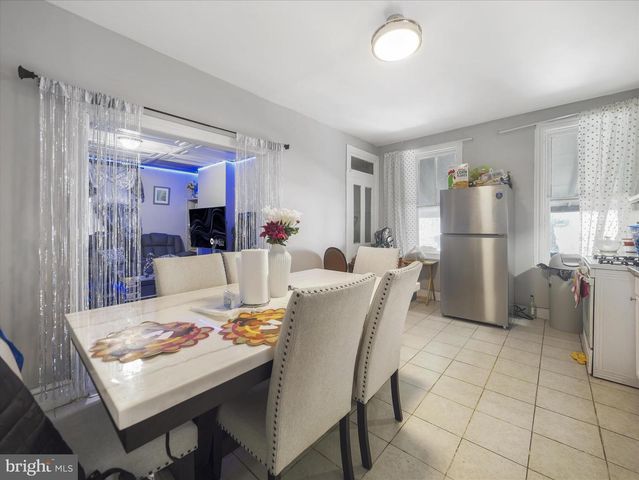 521 S 2ND ST, Chambersburg, PA 17201