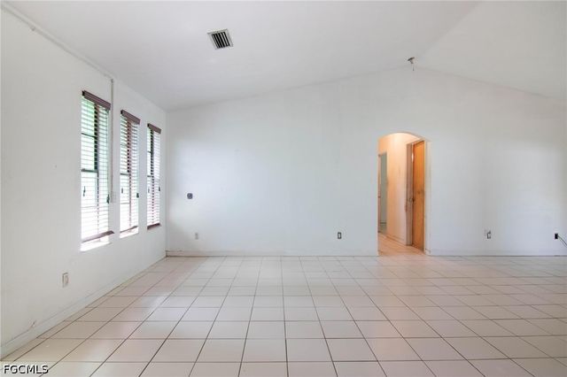 179 SE 4th ST, Cape Coral, FL 33990