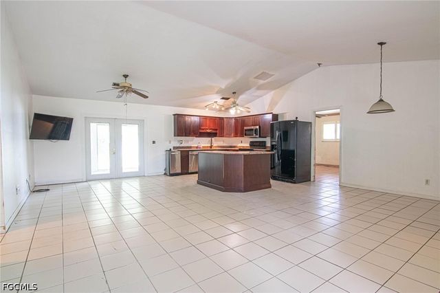 179 SE 4th ST, Cape Coral, FL 33990