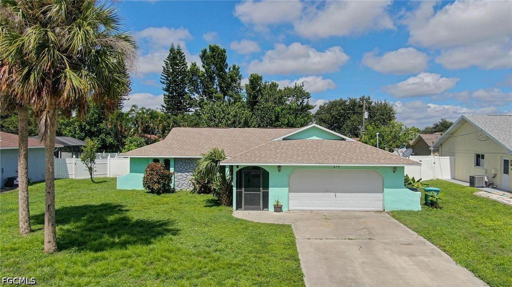 179 SE 4th ST, Cape Coral, FL 33990