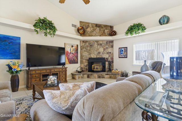 9828 Magnolia Avenue, California City, CA 93505