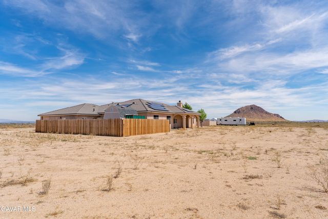 9828 Magnolia Avenue, California City, CA 93505