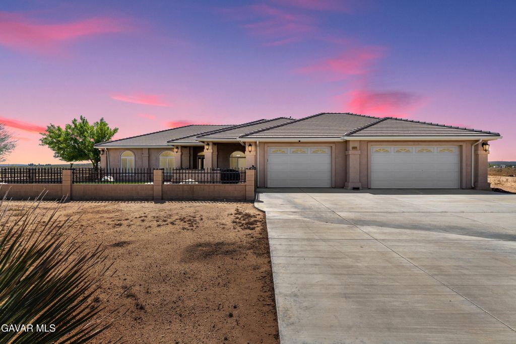 9828 Magnolia Avenue, California City, CA 93505