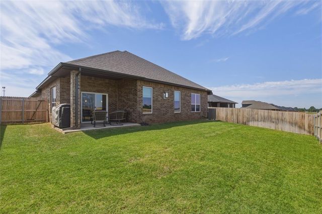 149 Sage Brush Way, Edmond, OK 73025