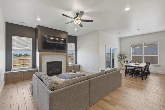 149 Sage Brush Way, Edmond, OK 73025