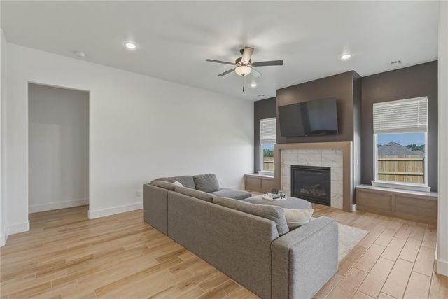 149 Sage Brush Way, Edmond, OK 73025