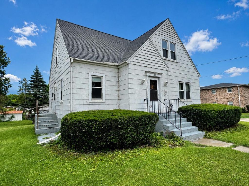 536 W Racine STREET, Jefferson, WI 53549