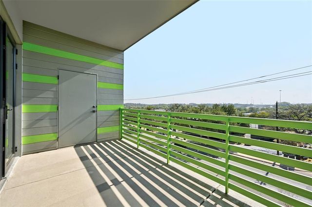 4004 Banister LN 303, Austin, TX 78704