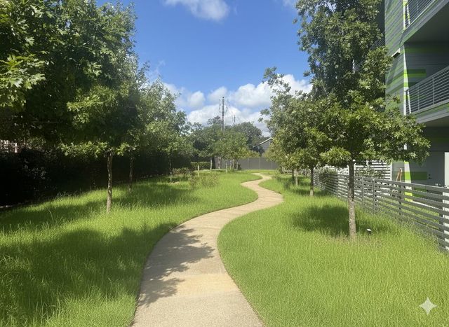 4004 Banister LN 303, Austin, TX 78704