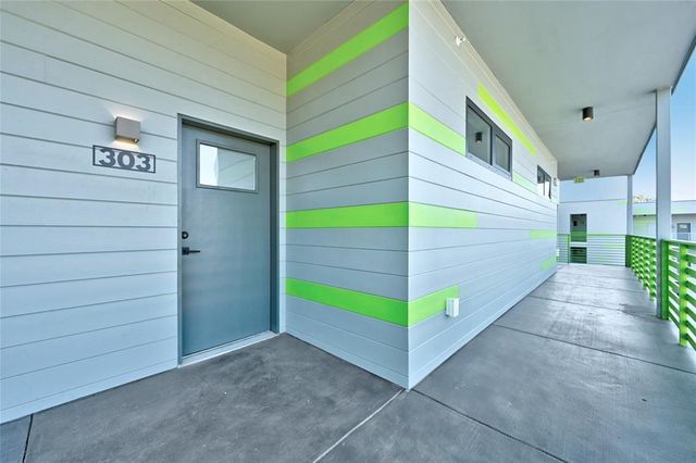 4004 Banister LN 303, Austin, TX 78704