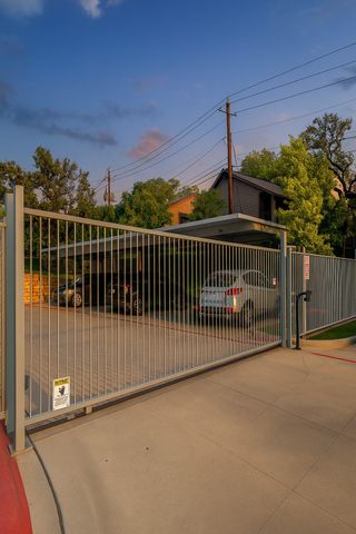 4004 Banister LN 303, Austin, TX 78704