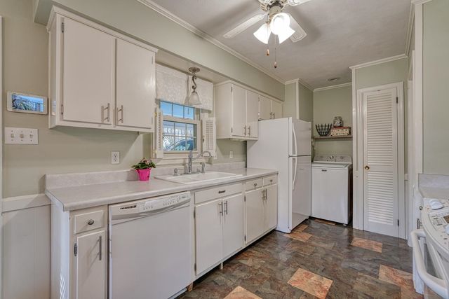 137 Whittier Place, Spartanburg, SC 29303