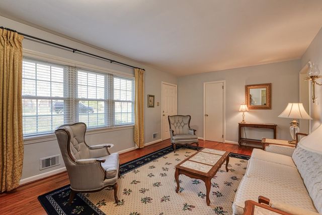 137 Whittier Place, Spartanburg, SC 29303