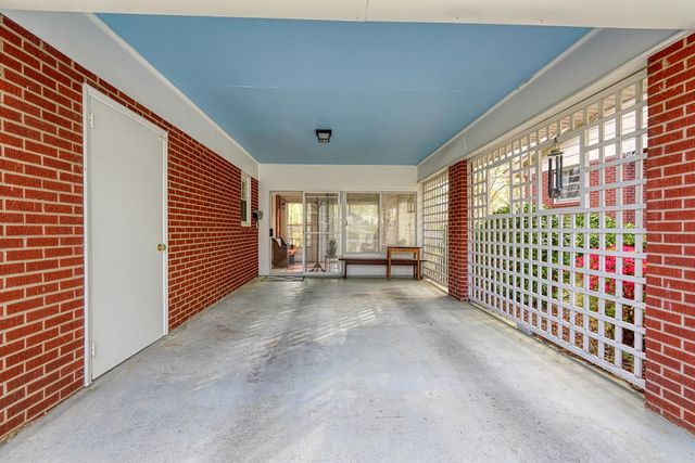 137 Whittier Place, Spartanburg, SC 29303
