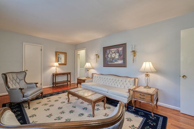 137 Whittier Place, Spartanburg, SC 29303