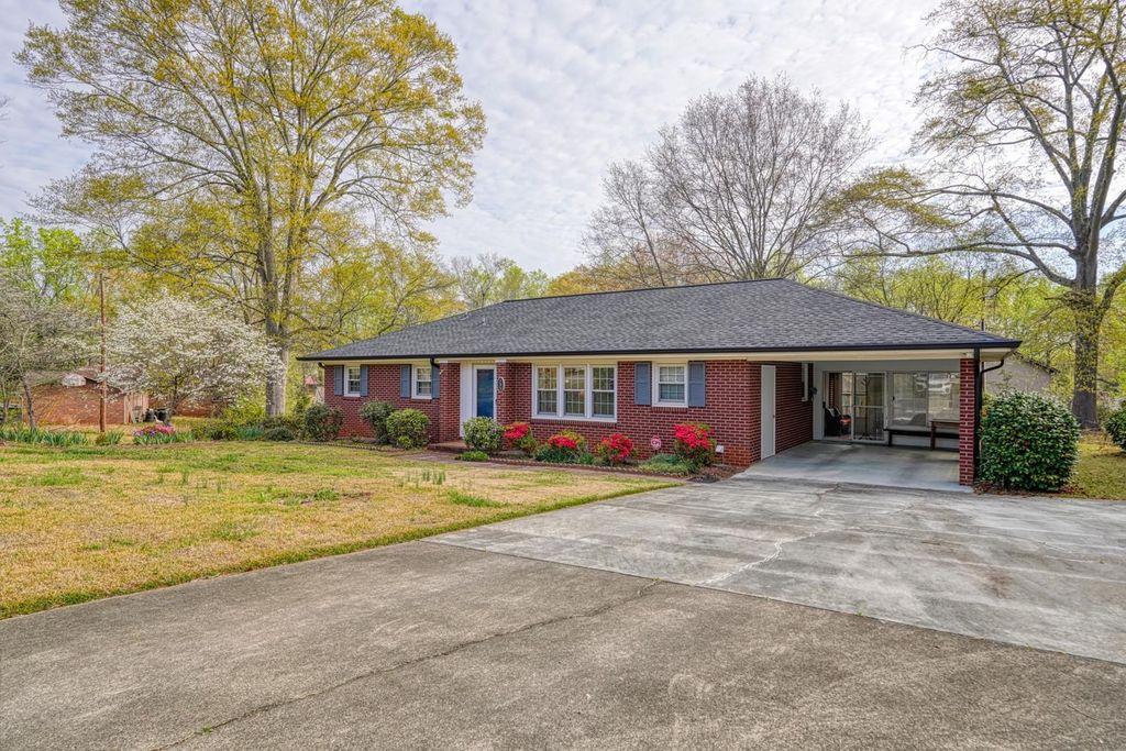 137 Whittier Place, Spartanburg, SC 29303