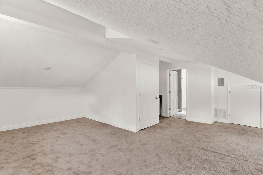 Image 14 of property listing at 500 N 13TH STREET, Leesburg, FL 34748