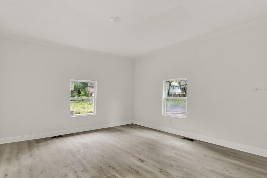 Image 24 of property listing at 500 N 13TH STREET, Leesburg, FL 34748