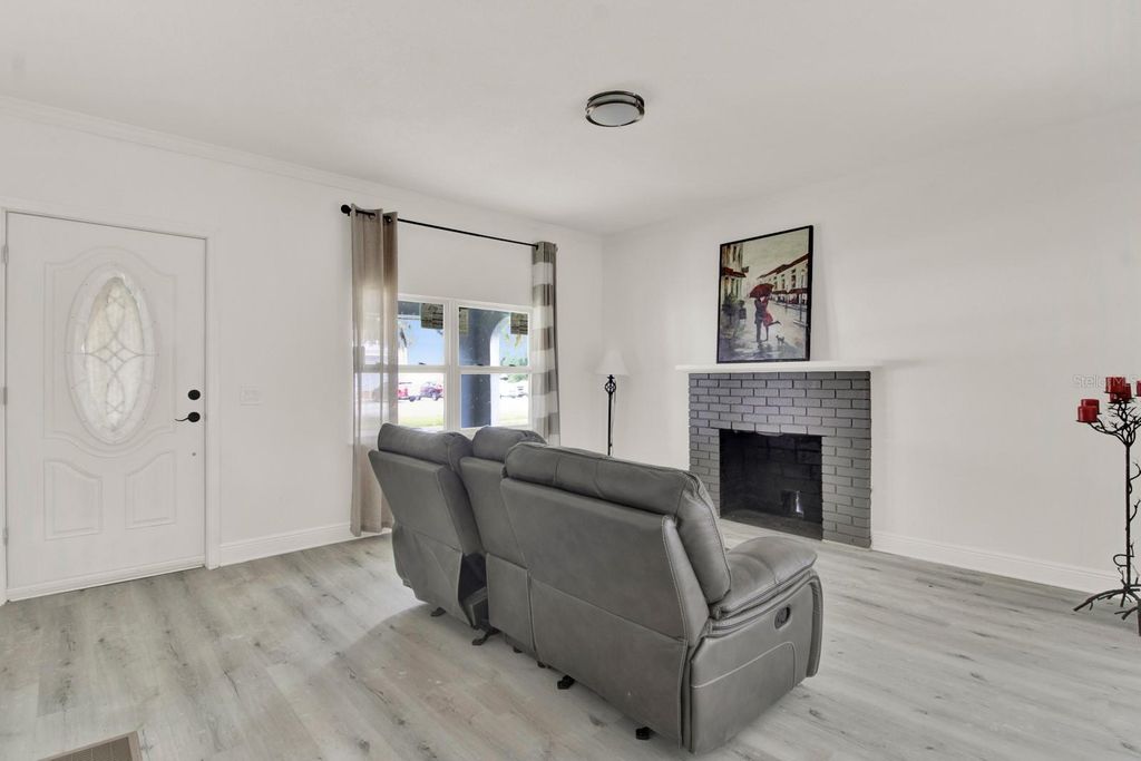 Image 26 of property listing at 500 N 13TH STREET, Leesburg, FL 34748