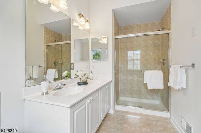 6 Dorchester Drive, Bernards Twp., NJ 07920