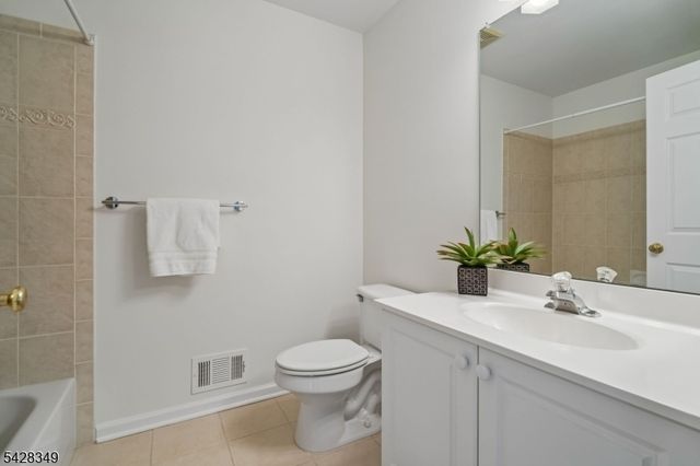 6 Dorchester Drive, Bernards Twp., NJ 07920