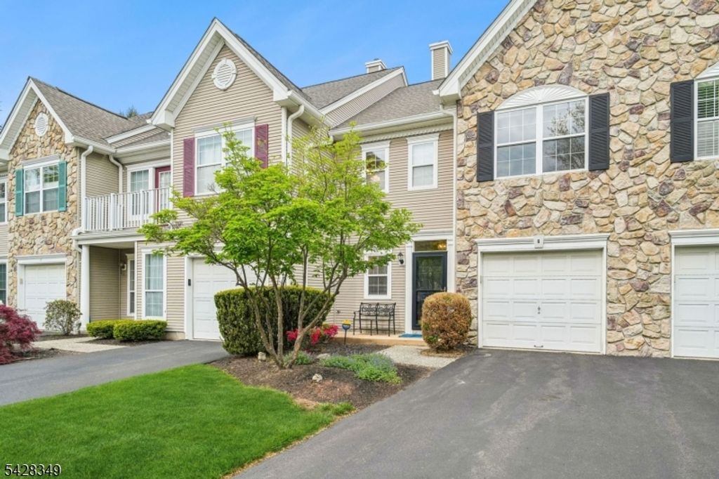 6 Dorchester Drive, Bernards Twp., NJ 07920