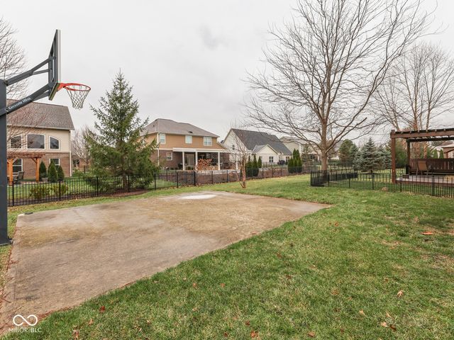 4687 Shady Ridge Row, Greenwood, IN 46143