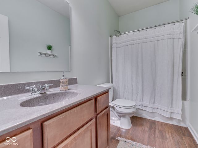 4687 Shady Ridge Row, Greenwood, IN 46143