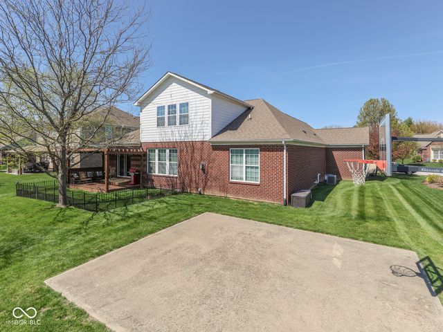 4687 Shady Ridge Row, Greenwood, IN 46143