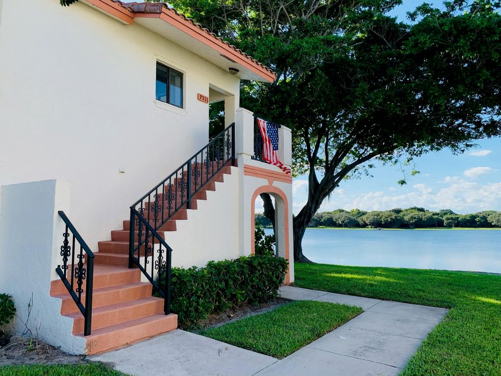 330 Palmwood Place P211, Boca Raton, FL 33431