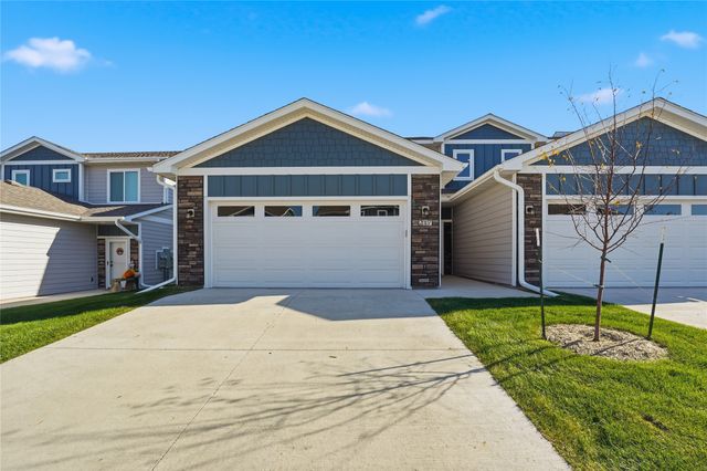 217 NW Waverly Drive, Waukee, IA 50263