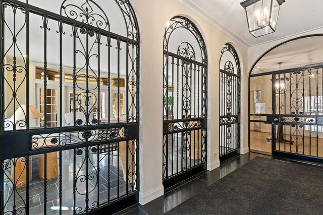 70 E Scott Street 307, Chicago, IL 60610