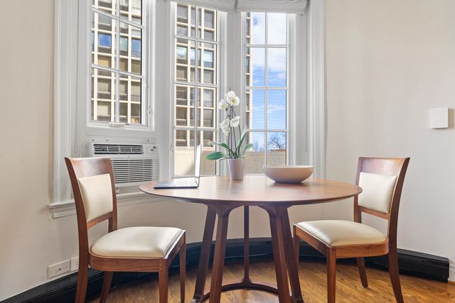 70 E Scott Street 307, Chicago, IL 60610