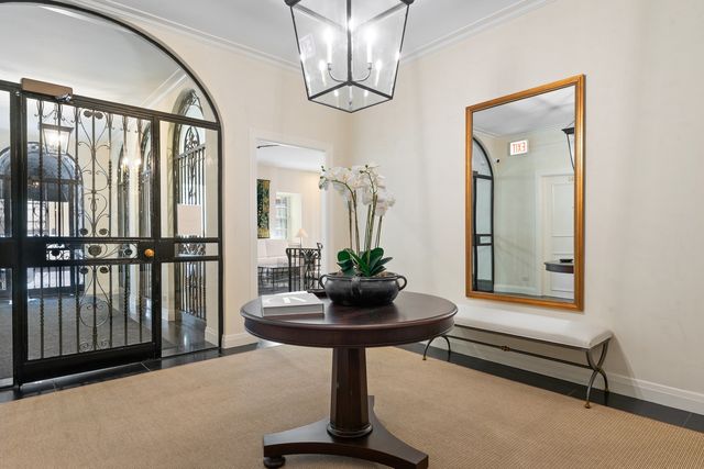 70 E Scott Street 307, Chicago, IL 60610