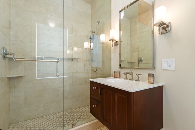 70 E Scott Street 307, Chicago, IL 60610