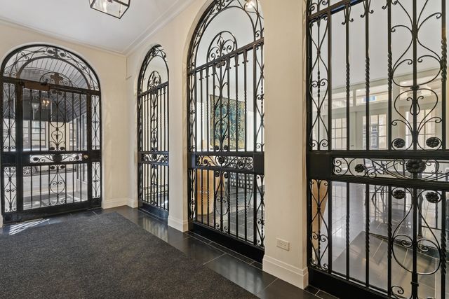 70 E Scott Street 307, Chicago, IL 60610