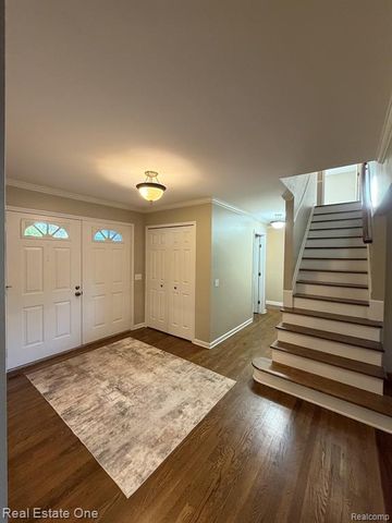 1115 Joshua Drive, Troy, MI 48098