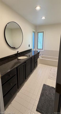 1115 Joshua Drive, Troy, MI 48098