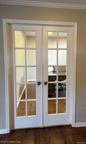 1115 Joshua Drive, Troy, MI 48098