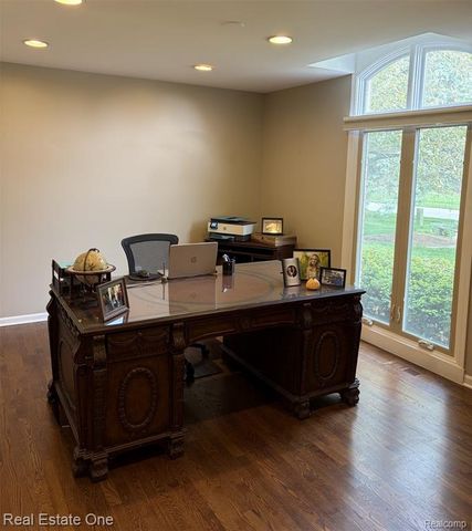 1115 Joshua Drive, Troy, MI 48098