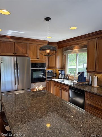 1115 Joshua Drive, Troy, MI 48098