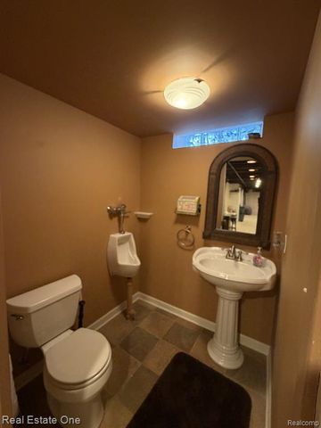 1115 Joshua Drive, Troy, MI 48098
