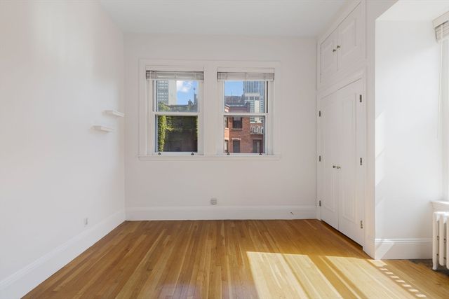 290 Commonwealth Ave 11, Boston, MA 02115