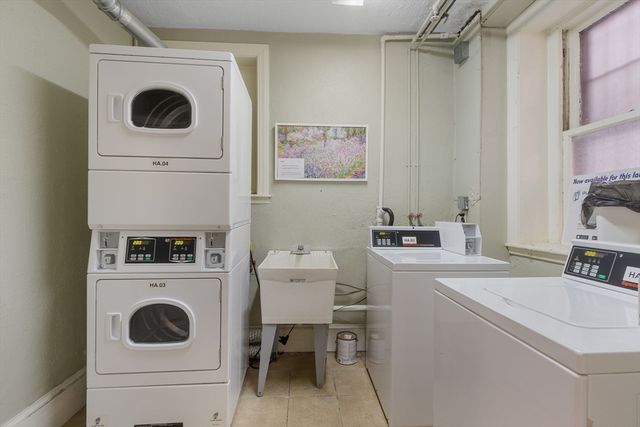 290 Commonwealth Ave 11, Boston, MA 02115